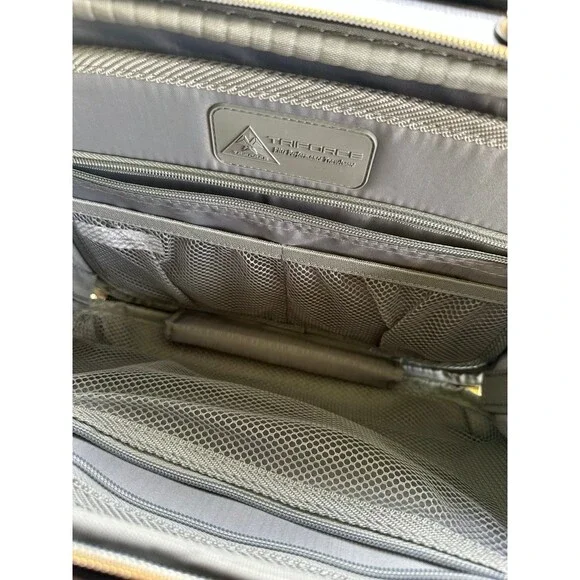 Triforce Sienna Hardside Elite Performance Travelware Silver Beauty Case Luggage - Picture 6 of 6